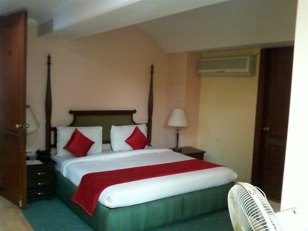 OYO 3865 Hotel Corporate Park Neu-Delhi Exterior foto