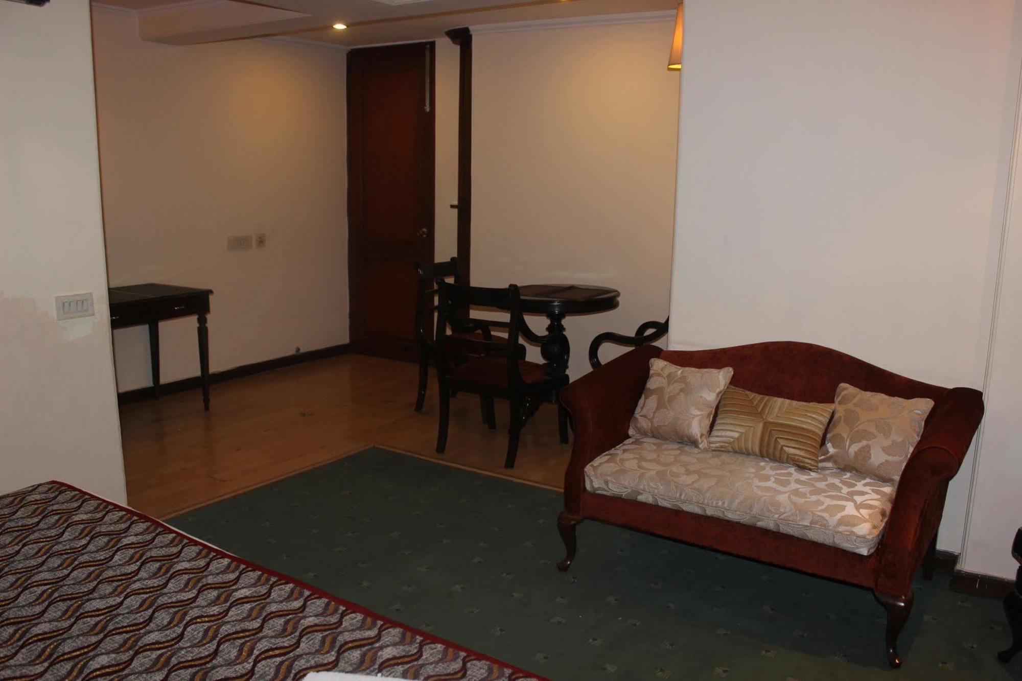 OYO 3865 Hotel Corporate Park Neu-Delhi Exterior foto